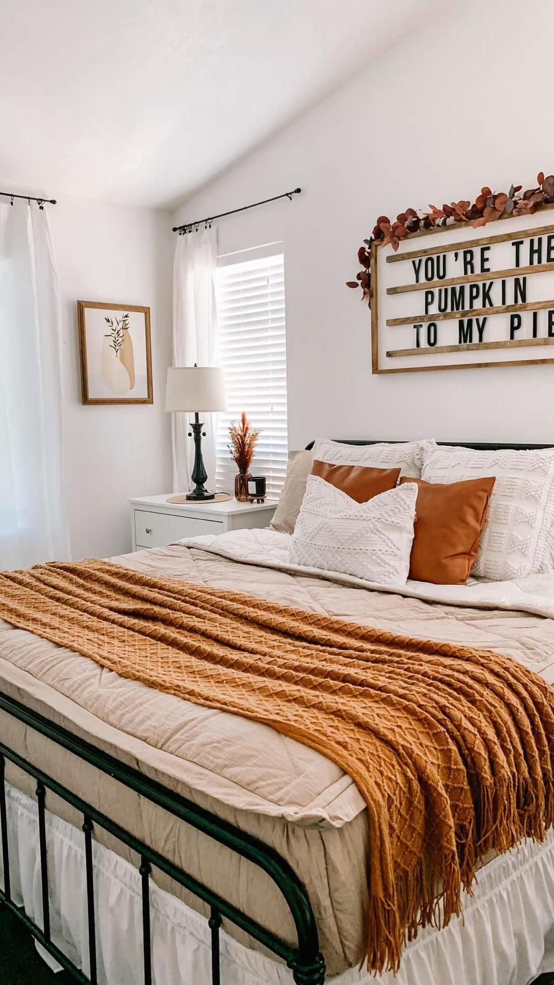 Cozy Fall Bedroom Decor Ideas to Warm Up Your Space - Image 5